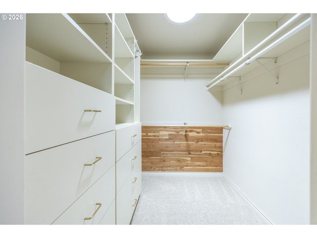 410 SPYGLASS Dr, Eugene, OR 97401