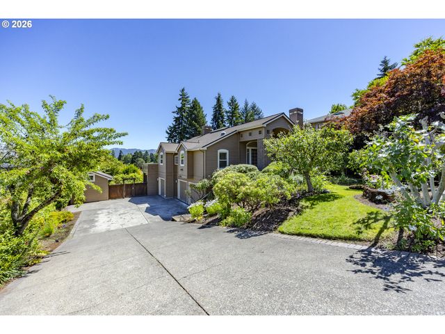 410 SPYGLASS Dr, Eugene, OR 97401