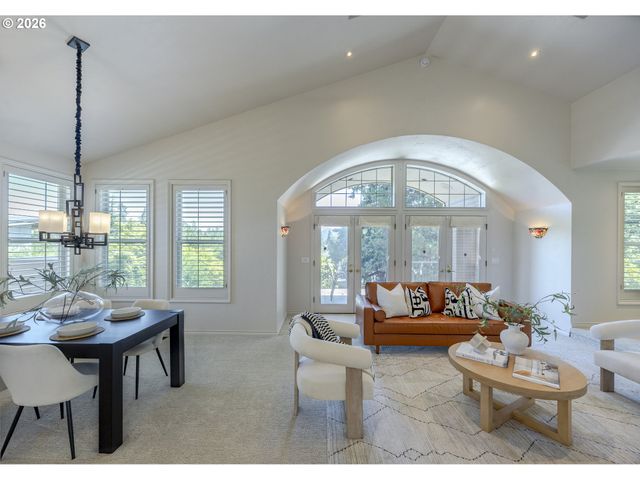 410 SPYGLASS Dr, Eugene, OR 97401
