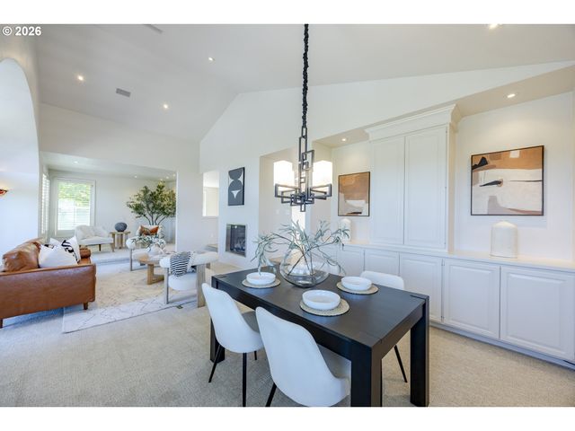 410 SPYGLASS Dr, Eugene, OR 97401