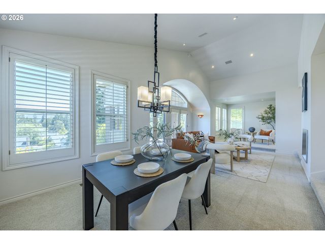 410 SPYGLASS Dr, Eugene, OR 97401