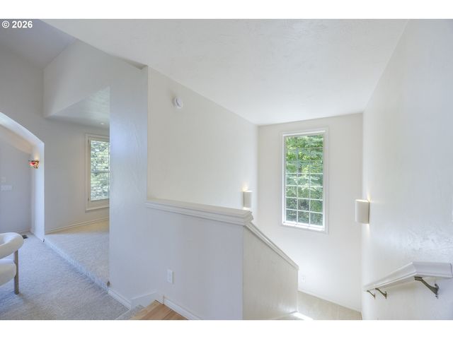 410 SPYGLASS Dr, Eugene, OR 97401