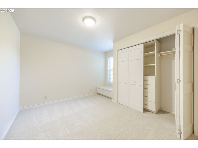 410 SPYGLASS Dr, Eugene, OR 97401