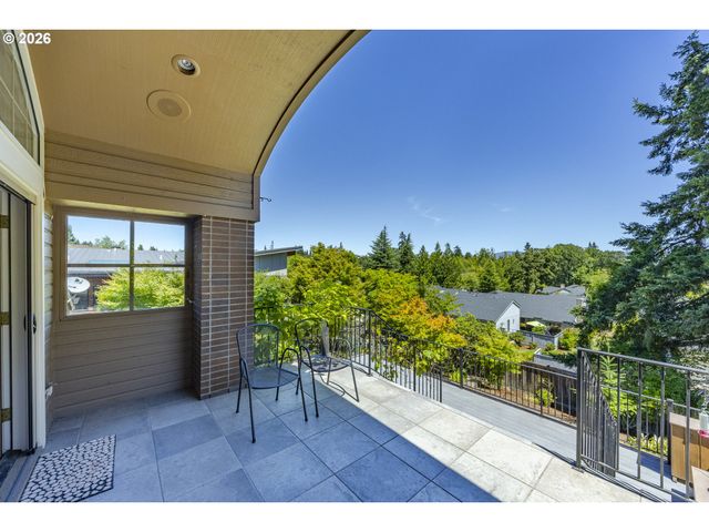410 SPYGLASS Dr, Eugene, OR 97401