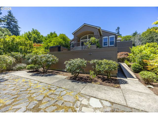 410 SPYGLASS Dr, Eugene, OR 97401
