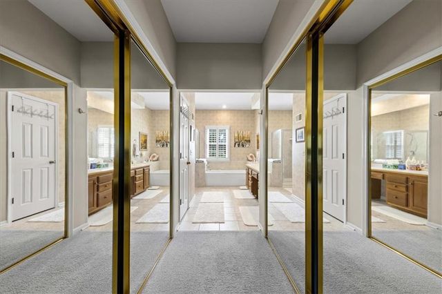 2501 W 137th Place, Leawood, KS 66224