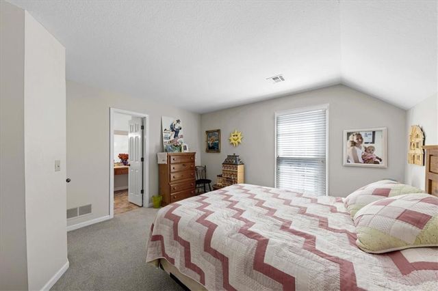 2501 W 137th Place, Leawood, KS 66224
