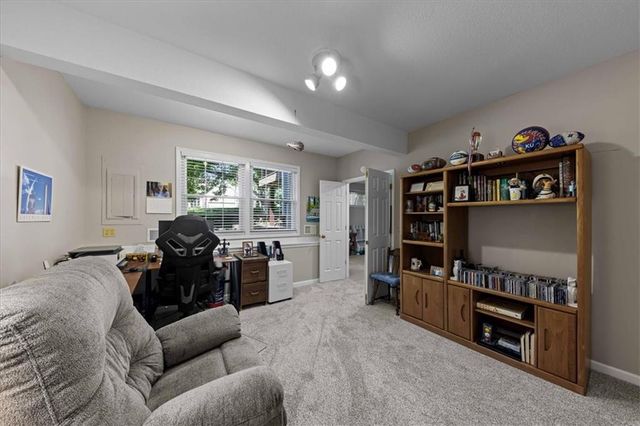 2501 W 137th Place, Leawood, KS 66224