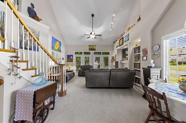 2501 W 137th Place, Leawood, KS 66224