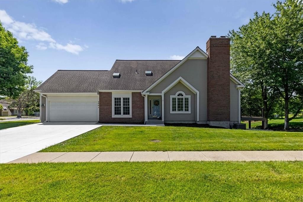 2501 W 137th Place, Leawood, KS 66224