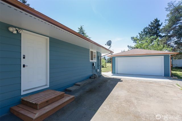 11 Stone Road, Sequim, WA 98382