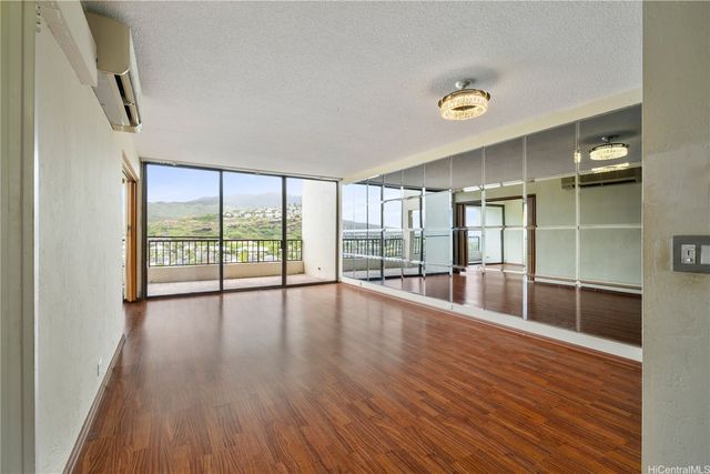 500 Lunalilo Home Road 28J, Honolulu, HI 96825