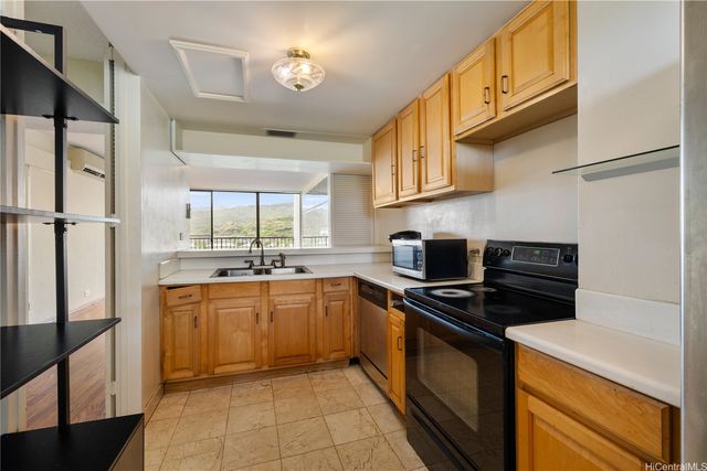 500 Lunalilo Home Road 28J, Honolulu, HI 96825
