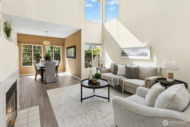 25211 SE 43rd Way, Sammamish, WA 98029