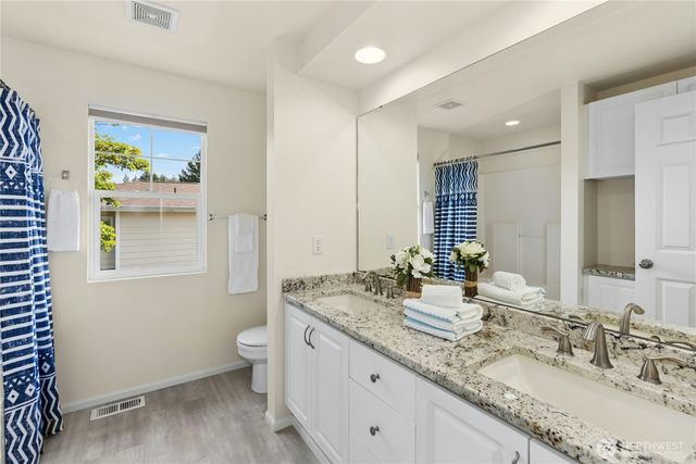 25211 SE 43rd Way, Sammamish, WA 98029