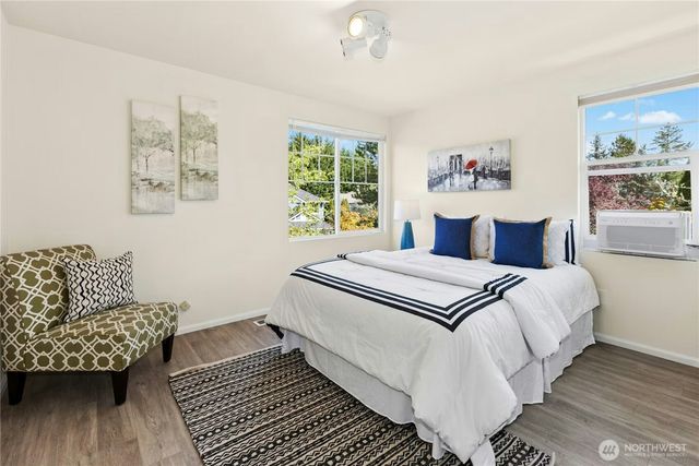 25211 SE 43rd Way, Sammamish, WA 98029