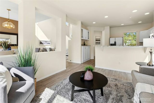 25211 SE 43rd Way, Sammamish, WA 98029