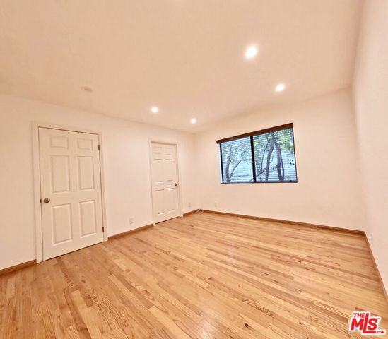 805 N West Knoll Drive 2, West Hollywood, CA 90069