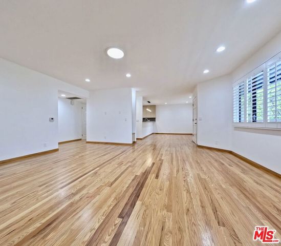 805 N West Knoll Drive 2, West Hollywood, CA 90069