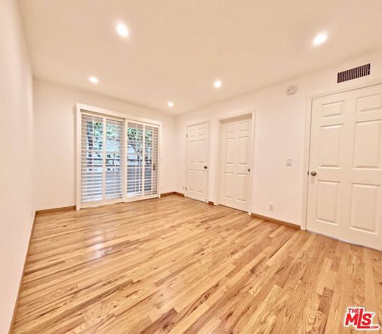 805 N West Knoll Drive 2, West Hollywood, CA 90069