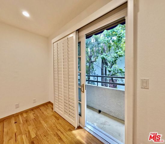 805 N West Knoll Drive 2, West Hollywood, CA 90069