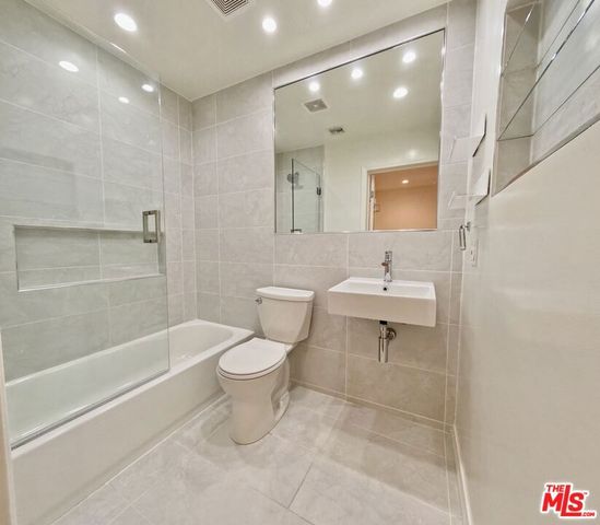 805 N West Knoll Drive 2, West Hollywood, CA 90069