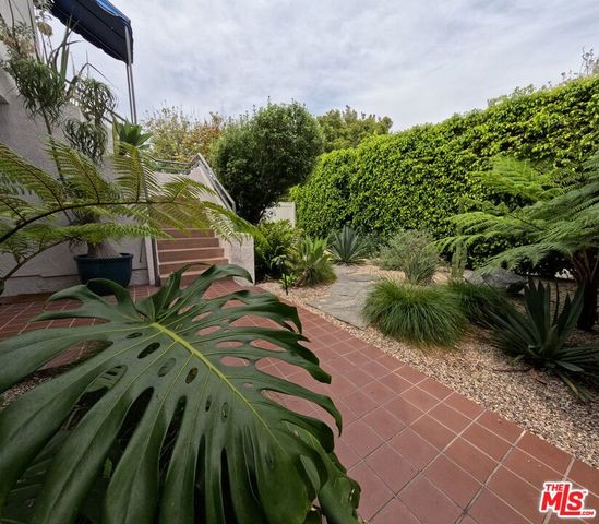 805 N West Knoll Drive 2, West Hollywood, CA 90069