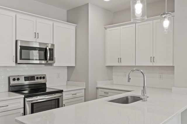 242 Mansfield Dr, Gallatin, TN 37066