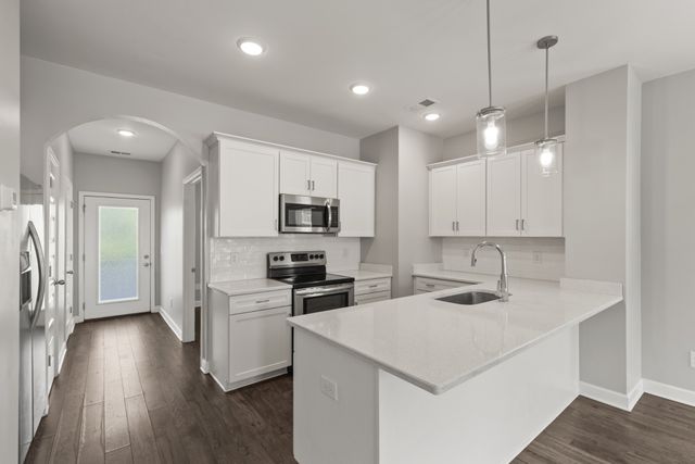 242 Mansfield Dr, Gallatin, TN 37066