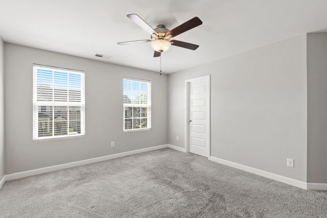 242 Mansfield Dr, Gallatin, TN 37066