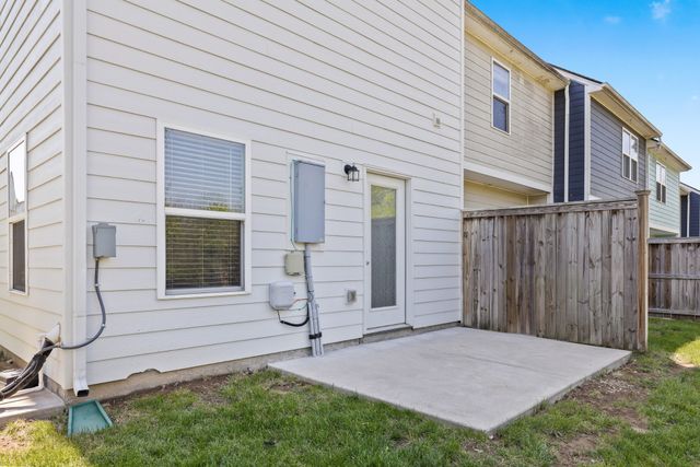 242 Mansfield Dr, Gallatin, TN 37066