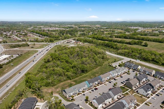 242 Mansfield Dr, Gallatin, TN 37066