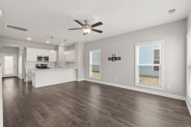 242 Mansfield Dr, Gallatin, TN 37066