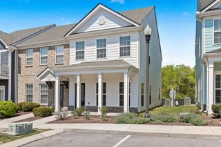 242 Mansfield Dr, Gallatin, TN 37066