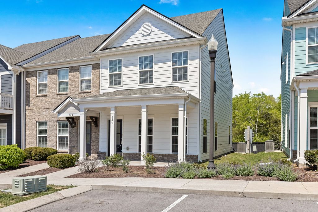 242 Mansfield Dr, Gallatin, TN 37066