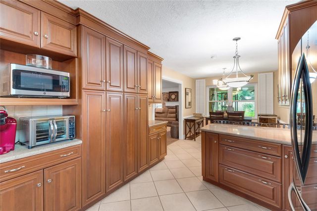 5727 Glenmere Lane, Spring, TX 77379