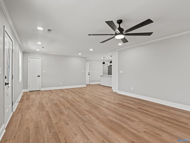 611 SE Cedar Cove Road, Hartselle, AL 35640