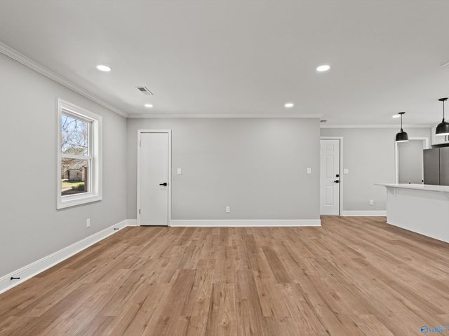 611 SE Cedar Cove Road, Hartselle, AL 35640