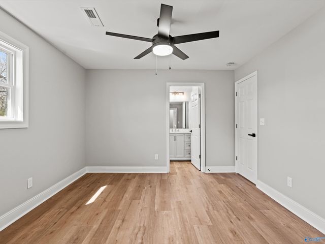 611 SE Cedar Cove Road, Hartselle, AL 35640