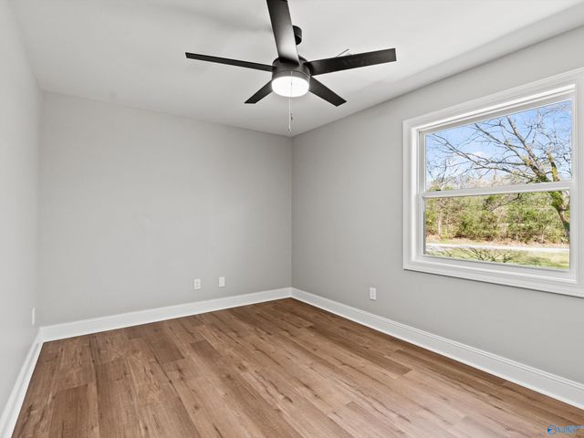 611 SE Cedar Cove Road, Hartselle, AL 35640