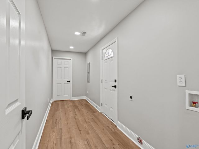 611 SE Cedar Cove Road, Hartselle, AL 35640