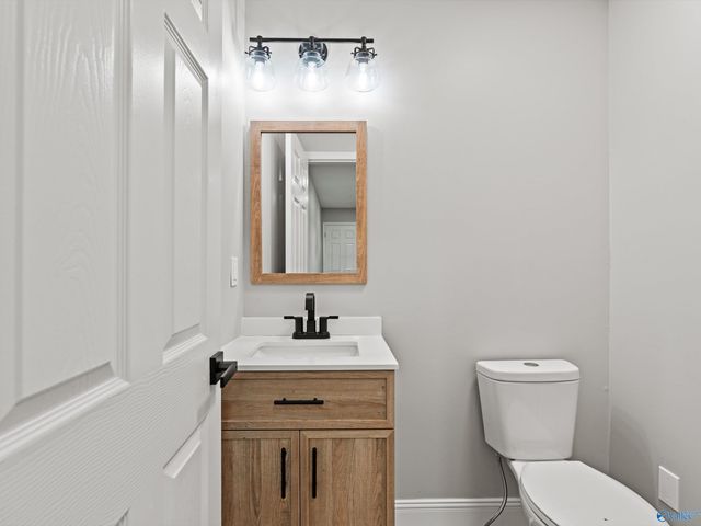 611 SE Cedar Cove Road, Hartselle, AL 35640