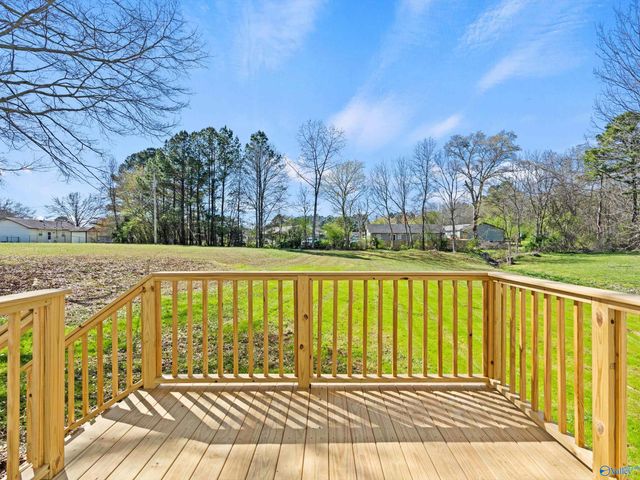 611 SE Cedar Cove Road, Hartselle, AL 35640