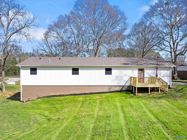 611 SE Cedar Cove Road, Hartselle, AL 35640