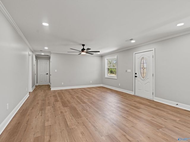 611 SE Cedar Cove Road, Hartselle, AL 35640