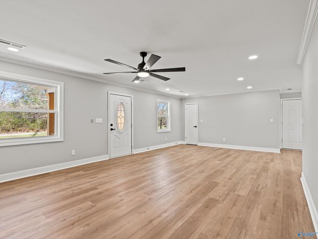 611 SE Cedar Cove Road, Hartselle, AL 35640