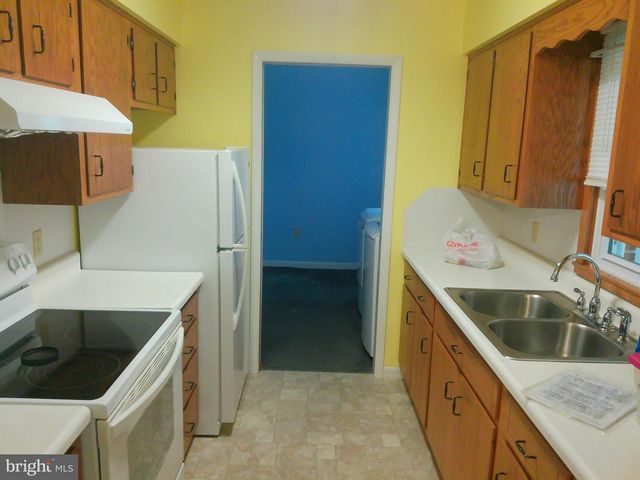 16 W HALE ST, Lewistown, PA 17044