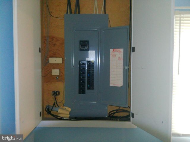 16 W HALE ST, Lewistown, PA 17044