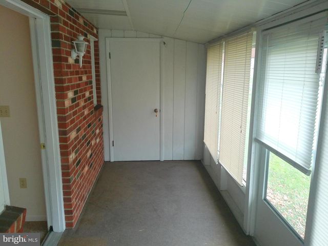 16 W HALE ST, Lewistown, PA 17044