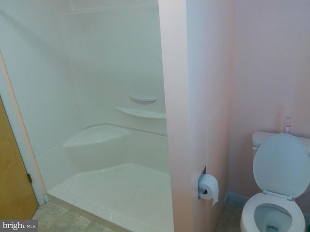 16 W HALE ST, Lewistown, PA 17044